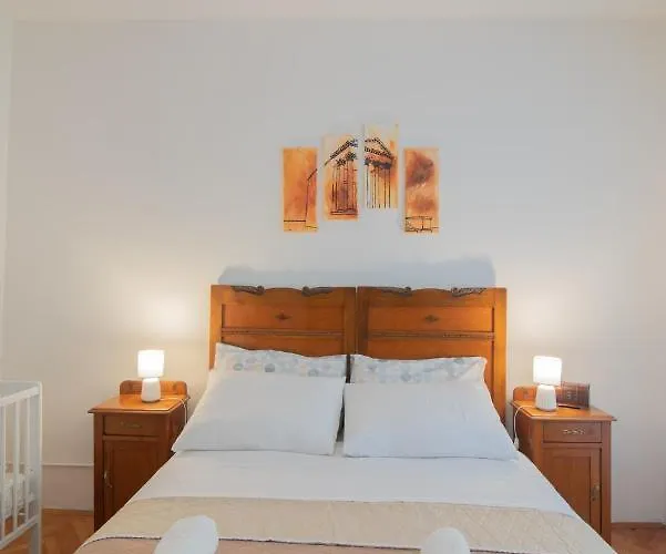 Ttapartmani アパート