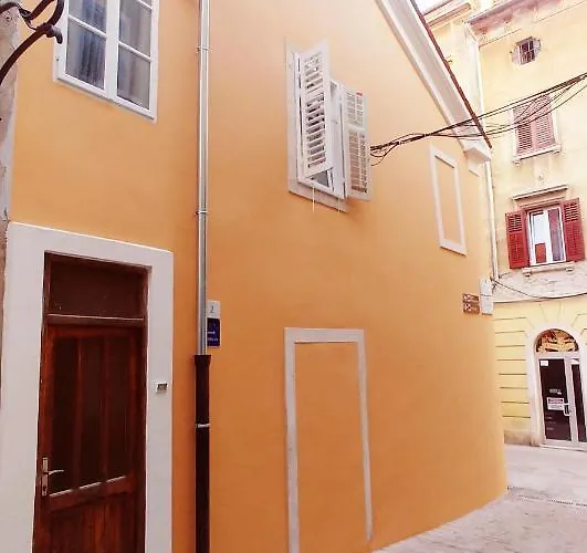 아파트 Ttapartmani 풀라